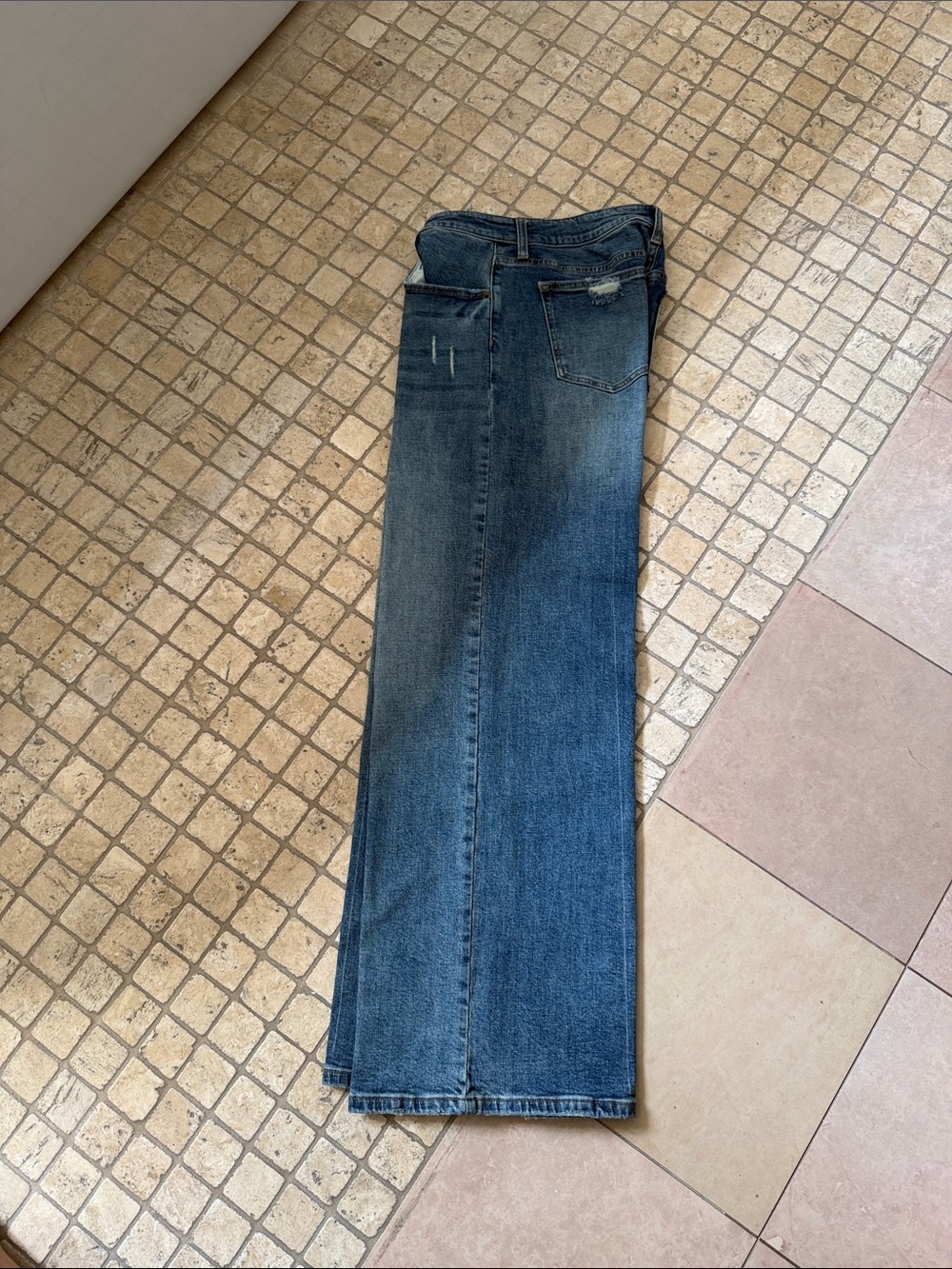 Wide-Leg Flare Jeans in Faded Blue